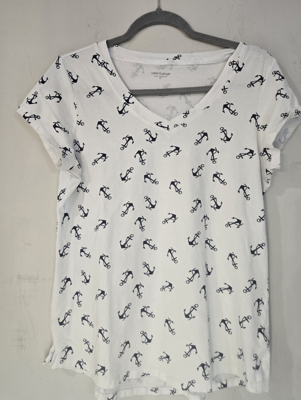 Women’s Anchor Print V-Neck Tee. White And Navy. Pristine Condition. - Picture 5 of 10